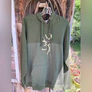 Like New Browning Hoodie. Olive green, Buck insignia, Men’s size L